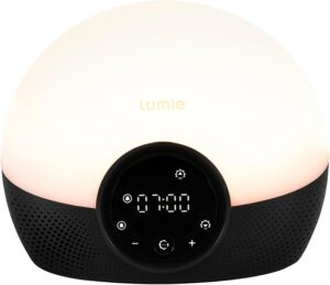 Vue de face de la lampe, l'heure affichée est 07:00. L'image est identique au visuel 1.
