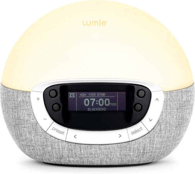 Le radio-réveil Lumie sur fond blanc. L'écran affiche l'heure, 7h00, et le nom de la radio, BLACKBIRD.