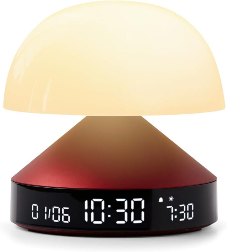 Le radio-réveil lumineux sur fond blanc, base rouge. Même image que les visuels 1 et 2, seule la couleur de la base change.
