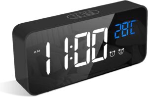 LATEC Réveil Numérique, Alarm de Réveil LED avec Fonction de Snooze, Charge des Ports USB