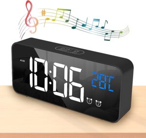 LED Réveil Numérique, 2 Alarme, Port de Recharge USB, 13 Musiques, Fonction Snooze, Capteu