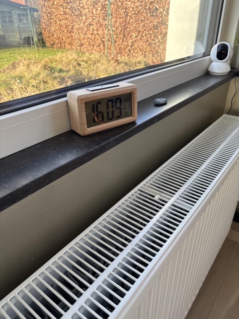 Réveil Numérique en Bois, Réveil LCD Horloge Digitale photographié par vervalle, acheteur
