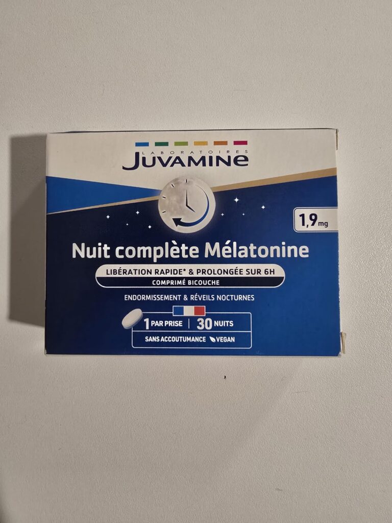 Boîte de mélatonine vue de face sur un fond blanc uni. Même visuel que le numéro 4.