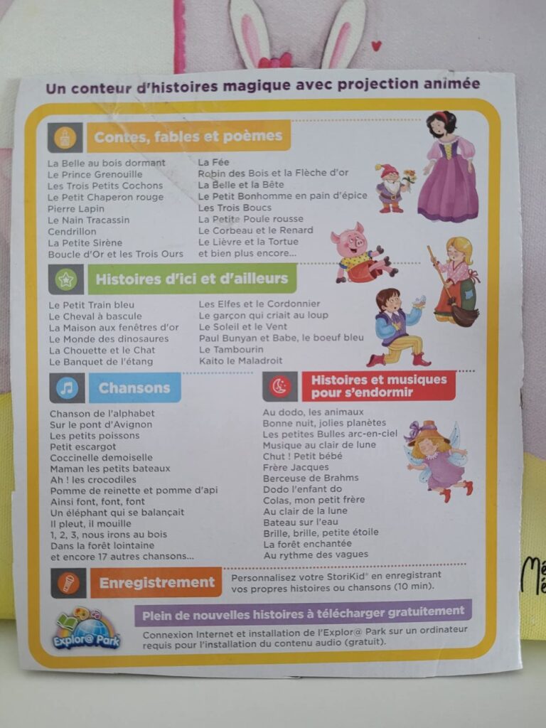 Une feuille A4 présentant la liste des contenus (contes, chansons, musiques) du conteur d'histoire VTech Story'Clock.