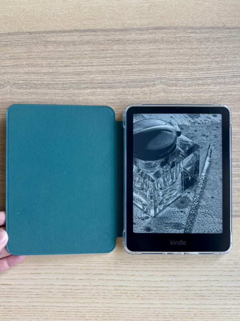 MoKo Étui pour Magnétique 6" Kindle 11e Gén 2024/2022 photographié par Kseniia, acheteur