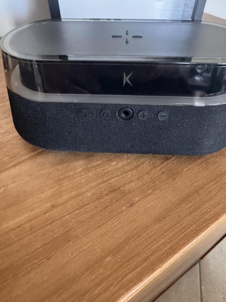 Enceinte Bluetooth Radio Double Réveil Chargeur Induction… photographié par Mickael, acheteur