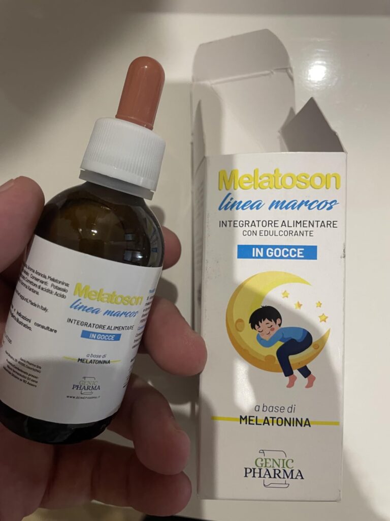 Flacon compte-gouttes et emballage vus de face, en italien. Similaire à l'image 0.